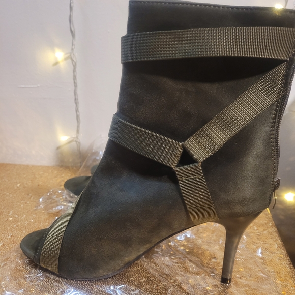 Shoes - Elegant Olive Green Stiletto Ankle Boots